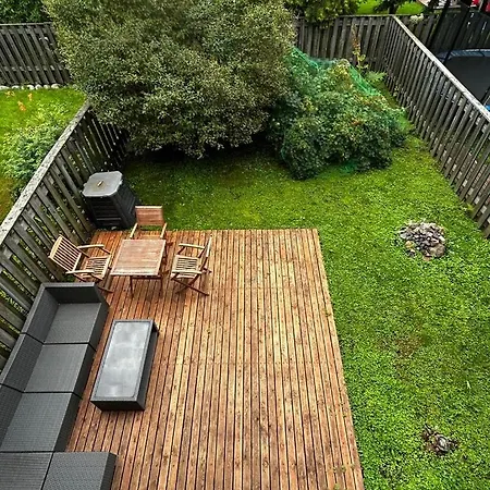 Apartment Spacious In A Row House For 1-5 Person Oulu